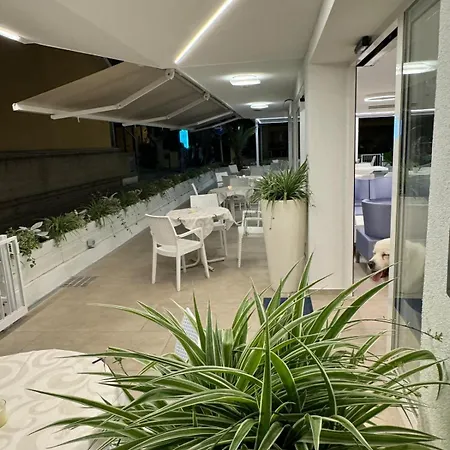 Ξενοδοχείο San Domingo 3*